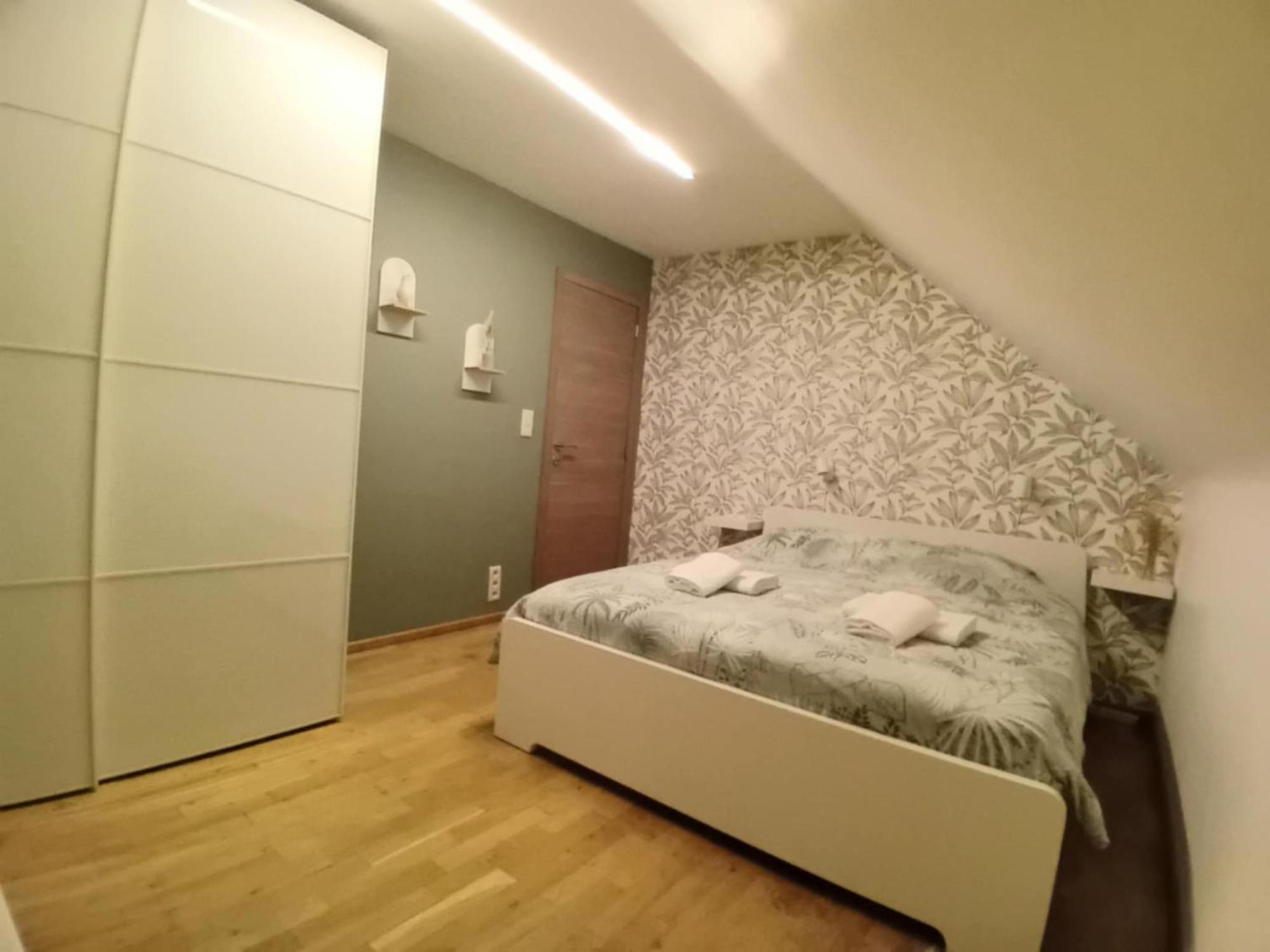 Le Clos Du Montys Louveigne Екстер'єр фото